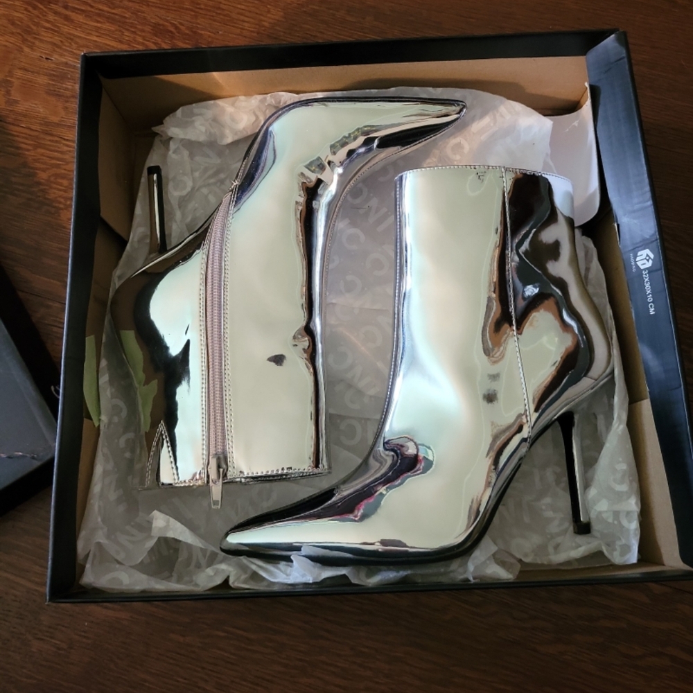 New In Box I.N.C. Metallic Silver Stiletto Boots